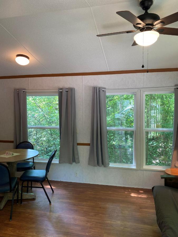 Spotsylvania The Vintage Rv'S At Wilderness Presidential Camp Resort By Tripforth מראה חיצוני תמונה